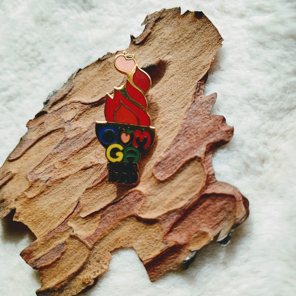1996 Atlanta Georgia Olympic Torch Pin, Olympic Collector, Olympic pin, rarewear - Picture 2 of 5